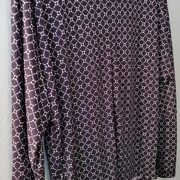 Graphic Print Blouse - Picture 4 of 6